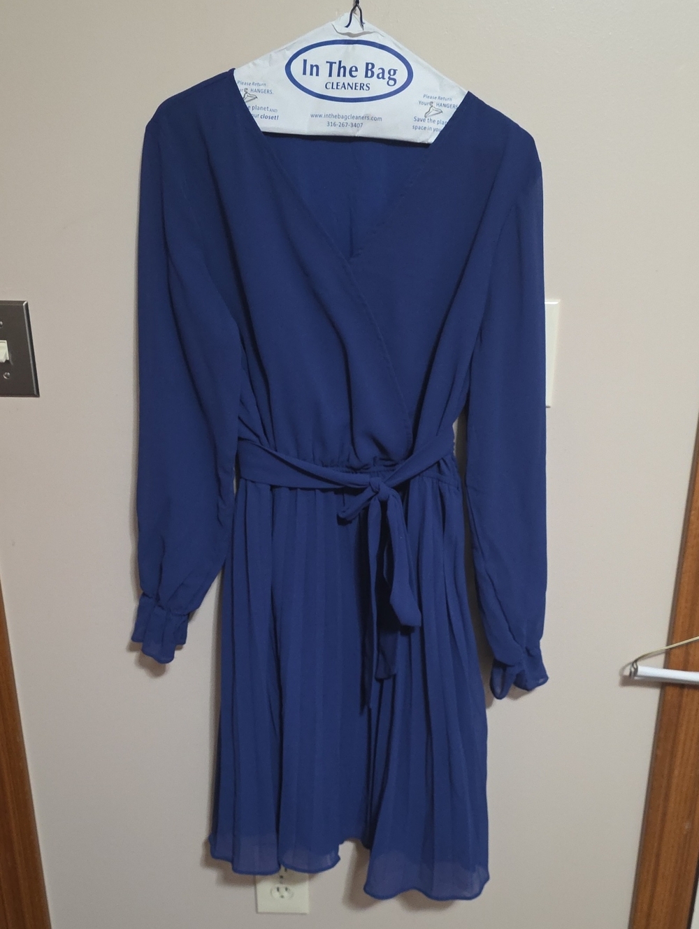 Chic Wrap-Front Long Sleeve Dress in Navy